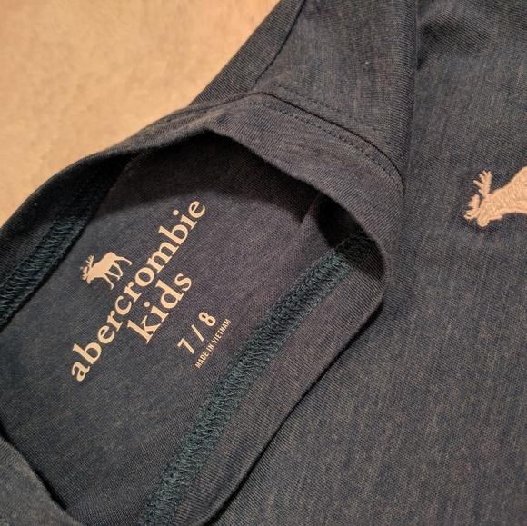 Boys long sleeve Abercrombie tee - Picture 2 of 2
